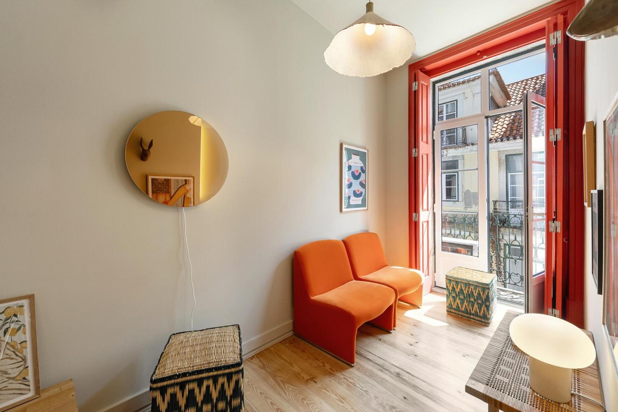 The Traditional Arts Memoir, Downtown Flat With Balcony And Comfort Лиссабон Экстерьер фото